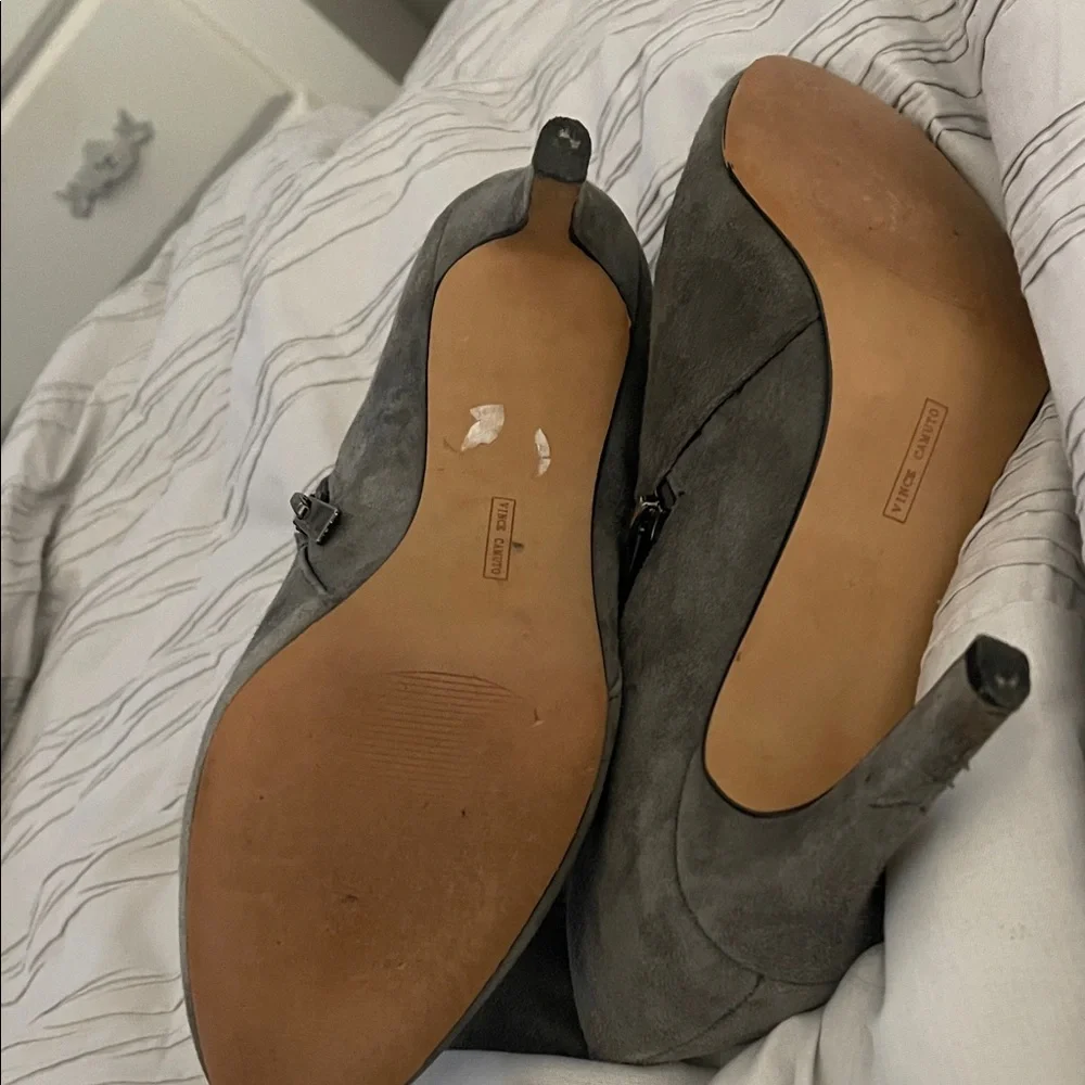 Vince Camino. Chic Gray Suede Heeled Boots - Picture 5 of 7